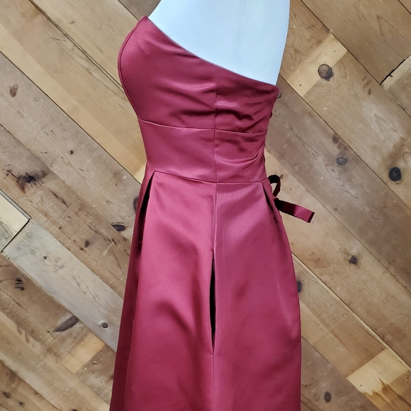 Da Vinci Red Satin Lace-Up Dress with Pockets - Picture 5 of 15